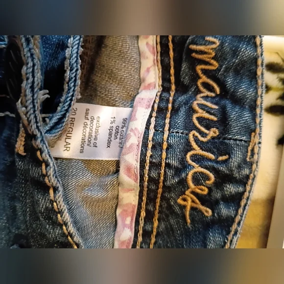 Maurices Blue Boot Cut Jeans Size 20 Regular for Women. Cute Pocket Detail. - Picture 4 of 12
